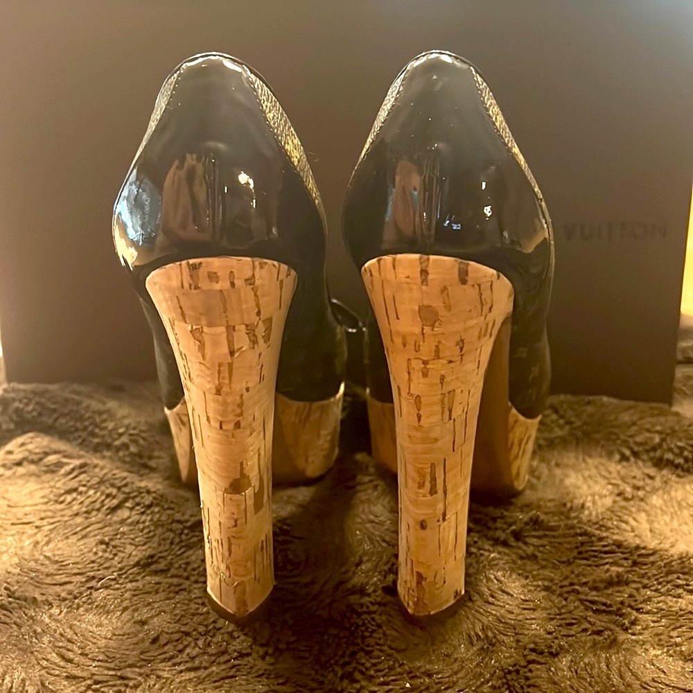 LOUIS VUITTON Rivoli Heels - Picture 5 of 15